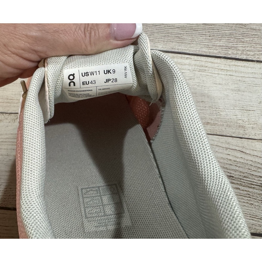 On Cloud Pink Running Sneaker Shoes - Women's Size 11.0 - EXCELLENT - Picture 5 of 7